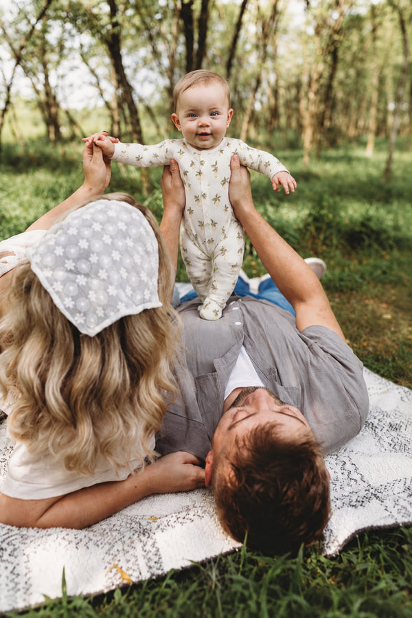 Lemon Grove Footed Sleepsuit — Ivory